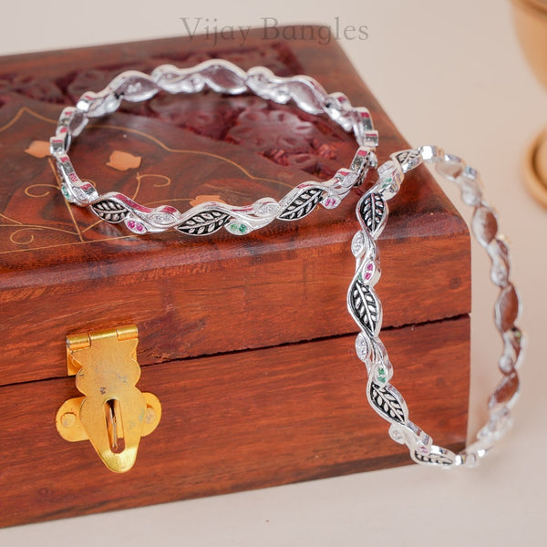 Yamini Silver Plated Bangles