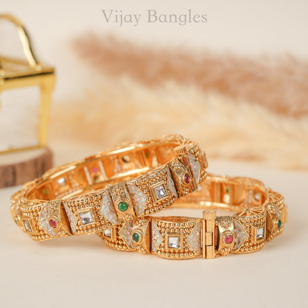 Rajvardhini Copper Bangles