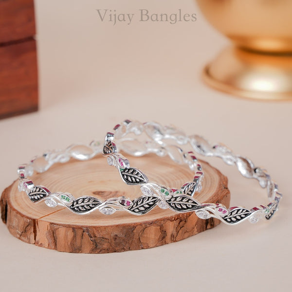 Yamini Silver Plated Bangles